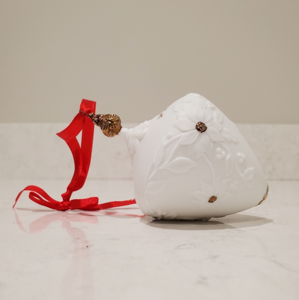 Lenox Collectors' Society Poinsettia Ornament (1993)